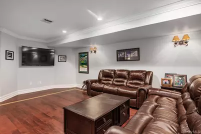 37 Legends Circle, Melville, NY 11747 - Photo 30