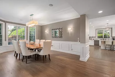 37 Legends Circle, Melville, NY 11747 - Photo 6