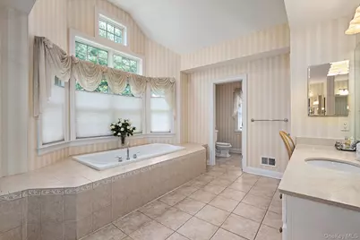 37 Legends Circle, Melville, NY 11747 - Photo 22