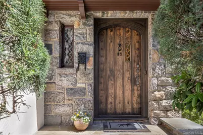 18 Hemlock Road, Bronxville, NY 10708 - Photo 2