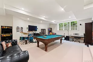 64 Stratton Rd, Scarsdale, NY 10583 - Photo 30