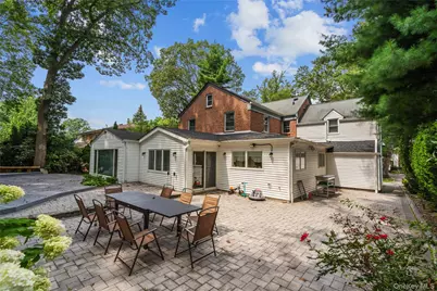 134 Wooleys Lane, Great Neck, NY 11023 - Photo 22