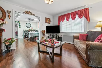 19028 118th Avenue, Saint Albans, NY 11412 - Photo 2
