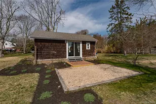 18 Shinnecock Rd, Hampton Bays, NY 11946 - Photo 8