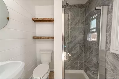 18 Shinnecock Road #3, Hampton Bays, NY 11946 - Photo 8