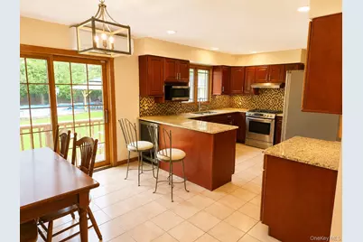 19 West Street, Middle Island, NY 11953 - Photo 14