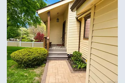 19 West Street, Middle Island, NY 11953 - Photo 6