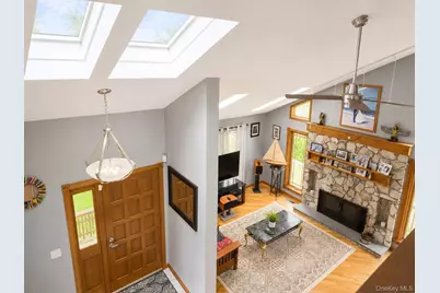 19 West Street, Middle Island, NY 11953 - Photo 20