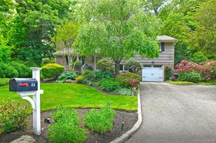 44 Wyoming Dr, Huntington Station, NY 11746 - Photo 2