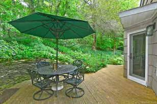 44 Wyoming Dr, Huntington Station, NY 11746 - Photo 36