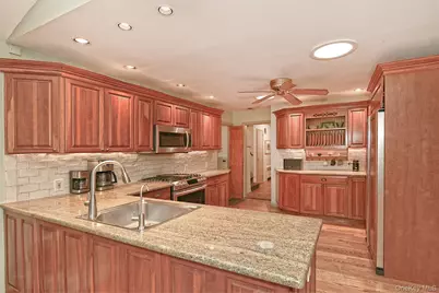 44 Wyoming Drive, Huntington Station, NY 11746 - Photo 18