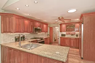 44 Wyoming Dr, Huntington Station, NY 11746 - Photo 18