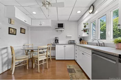 2062 E Webster Street, Merrick, NY 11566 - Photo 4