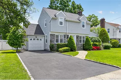 2062 E Webster Street, Merrick, NY 11566 - Photo 2