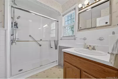 2062 E Webster Street, Merrick, NY 11566 - Photo 12