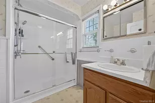 2062 E Webster St, Merrick, NY 11566 - Photo 12