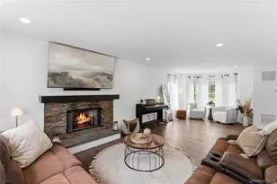 587 Blue Point Rd, Holtsville, NY 11742 - Photo 10