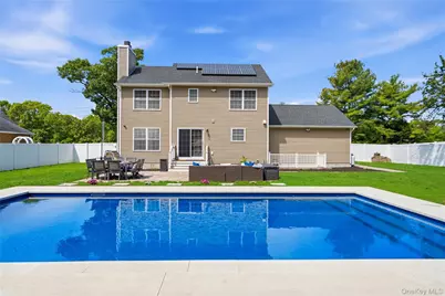587 Blue Point Road, Holtsville, NY 11742 - Photo 30