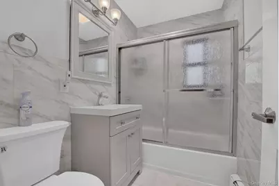 1209 E Broadway #D23, Hewlett, NY 11557 - Photo 16