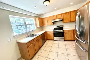 60 Peach Pl, Middletown, NY 10940 - Photo 12