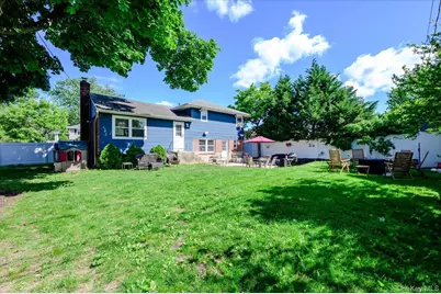 120 Sutton Drive, Plainview, NY 11803 - Photo 20