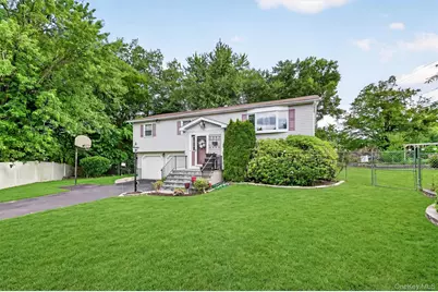 7 Spur Drive, Nanuet, NY 10954 - Photo 2