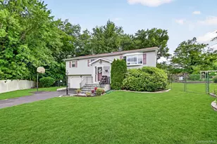 7 Spur Dr, Nanuet, NY 10954 - Photo 2