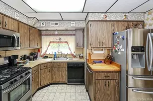 425 Linden St, Bellmore, NY 11710 - Photo 12