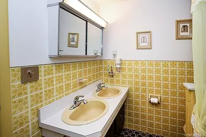 425 Linden Street, Bellmore, NY 11710 - Photo 28