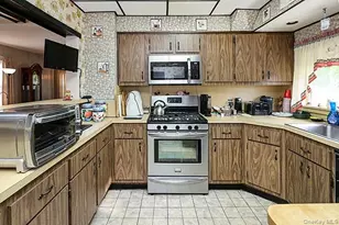 425 Linden St, Bellmore, NY 11710 - Photo 14