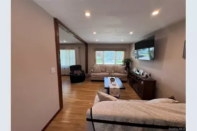 98 W 8th Street, Deer Park, NY 11729 - Photo 6