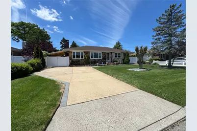98 W 8th Street, Deer Park, NY 11729 - Photo 2