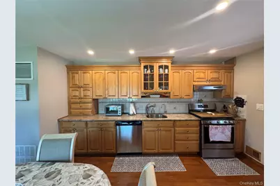 98 W 8th Street, Deer Park, NY 11729 - Photo 8