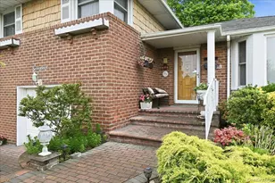 17 Avon Rd, Farmingdale, NY 11735 - Photo 2