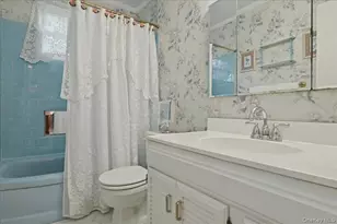 17 Avon Rd, Farmingdale, NY 11735 - Photo 24