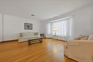 17 Avon Rd, Farmingdale, NY 11735 - Photo 4