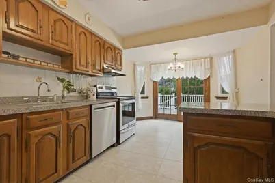 17 Avon Road, Farmingdale, NY 11735 - Photo 10