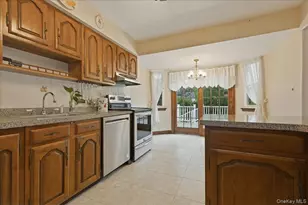 17 Avon Rd, Farmingdale, NY 11735 - Photo 10