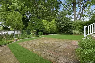 17 Avon Rd, Farmingdale, NY 11735 - Photo 36