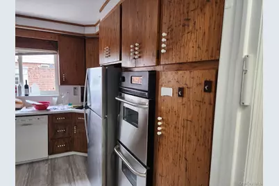 213-05 Union Turnpike, Bayside, NY 11364 - Photo 4
