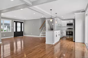 933 N Queens Ave, Lindenhurst, NY 11757 - Photo 4