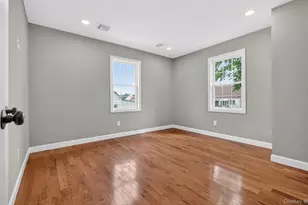 933 N Queens Ave, Lindenhurst, NY 11757 - Photo 10