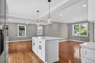 933 N Queens Ave, Lindenhurst, NY 11757 - Photo 6