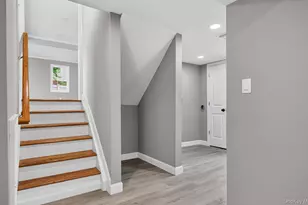 933 N Queens Ave, Lindenhurst, NY 11757 - Photo 14