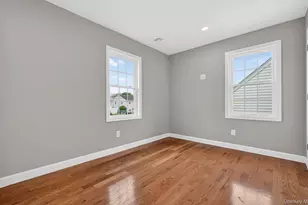 933 N Queens Ave, Lindenhurst, NY 11757 - Photo 8