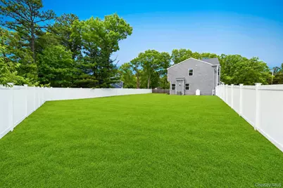 164 Chestnut Street, Mount Sinai, NY 11766 - Photo 4