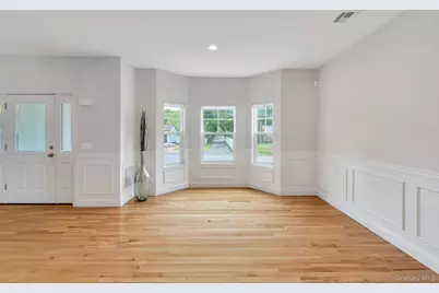 164 Chestnut Street, Mount Sinai, NY 11766 - Photo 6