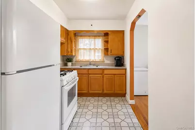 4234 Monticello Avenue, Bronx, NY 10466 - Photo 6