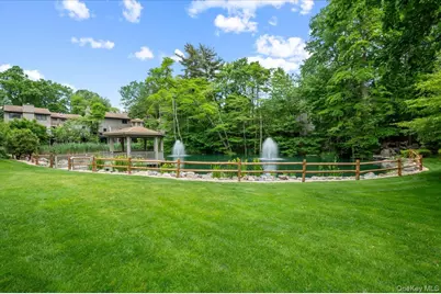 225 Hamlet Drive, Jericho, NY 11753 - Photo 32