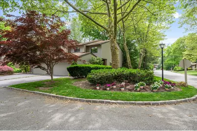 225 Hamlet Drive, Jericho, NY 11753 - Photo 2